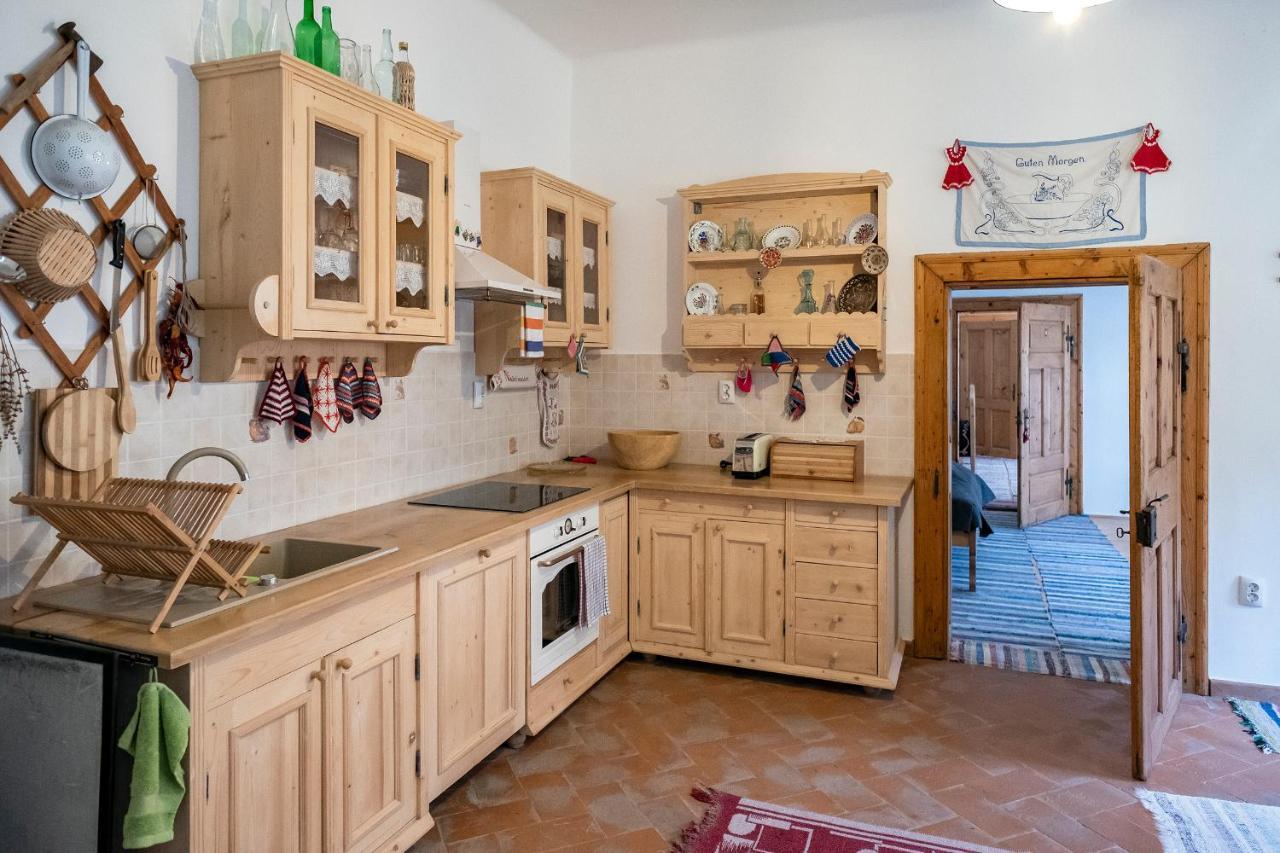 Villa Rihuini Eco Wine House Transylvania Richisu Bagian luar foto